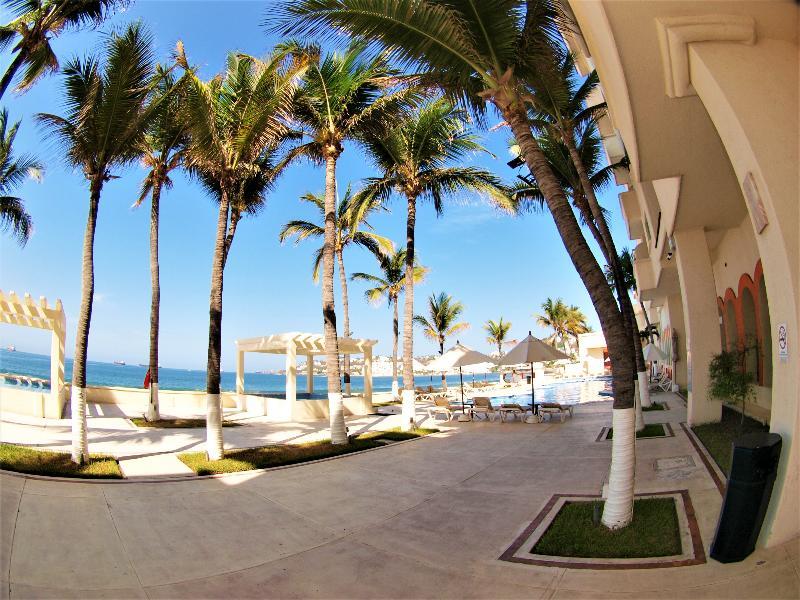 Camino Real Manzanillo Hotel Eksteriør billede
